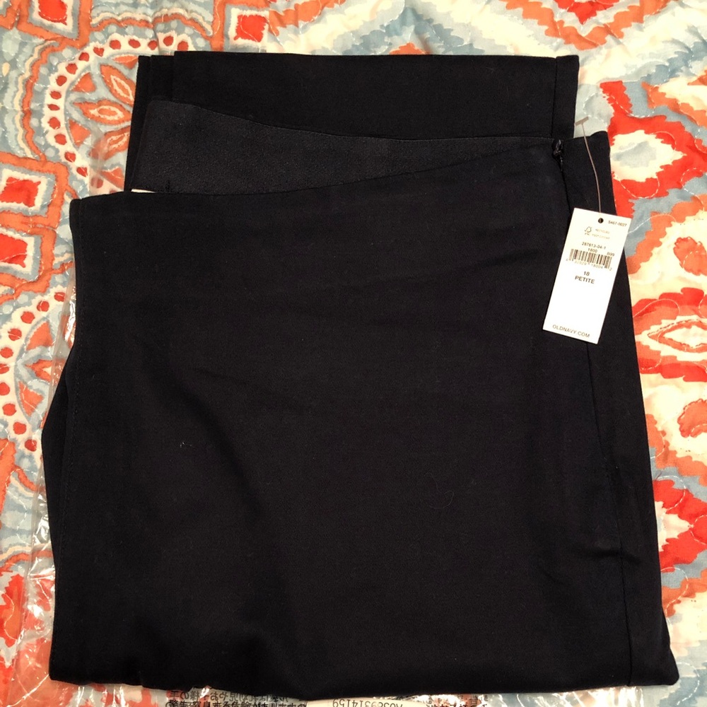 NWT - Old Navy Skinny Ankle Pants 💙